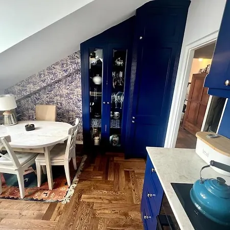 Central, Floor Apartment