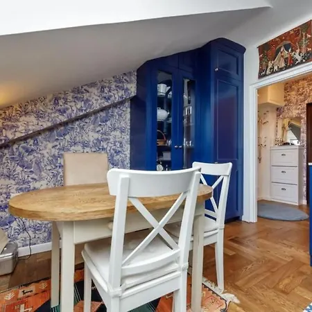 Central, Floor Apartment